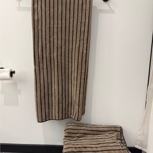 *Set of 4* Brown and Black Striped Large Bath Towels